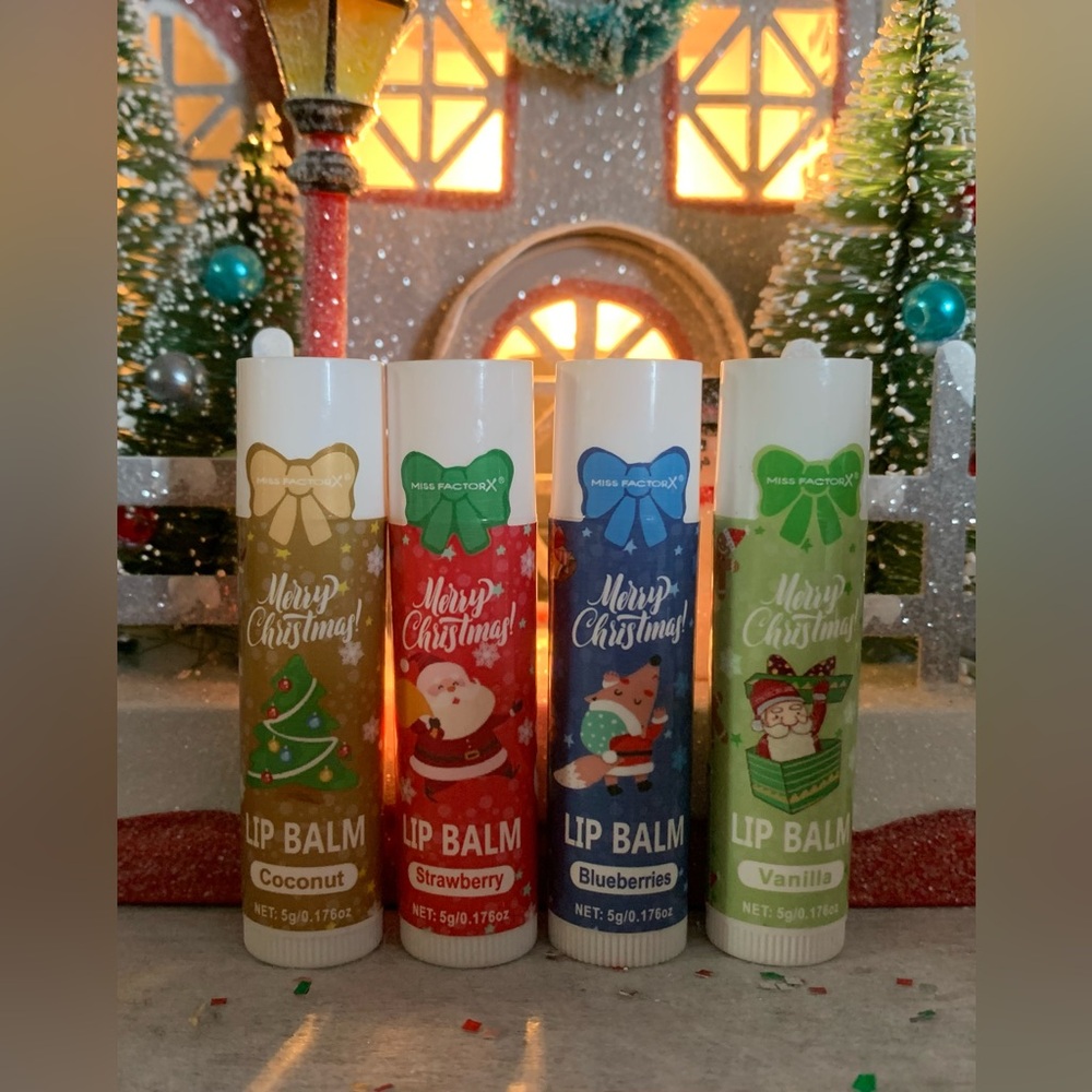 4 Christmas Lip Balm Set NWOT(Vanilla, Coconut, Blueberries, Strawberry)